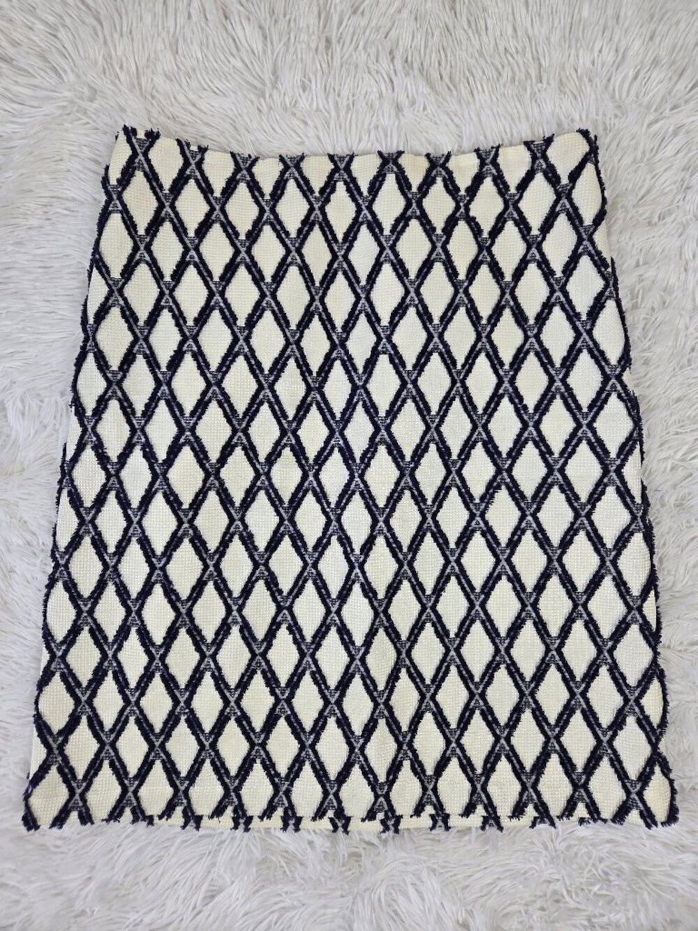 J McLaughlin Sz 6 Blue White Ikat Pencil Skirt Textured Fringe Geometric Pattern